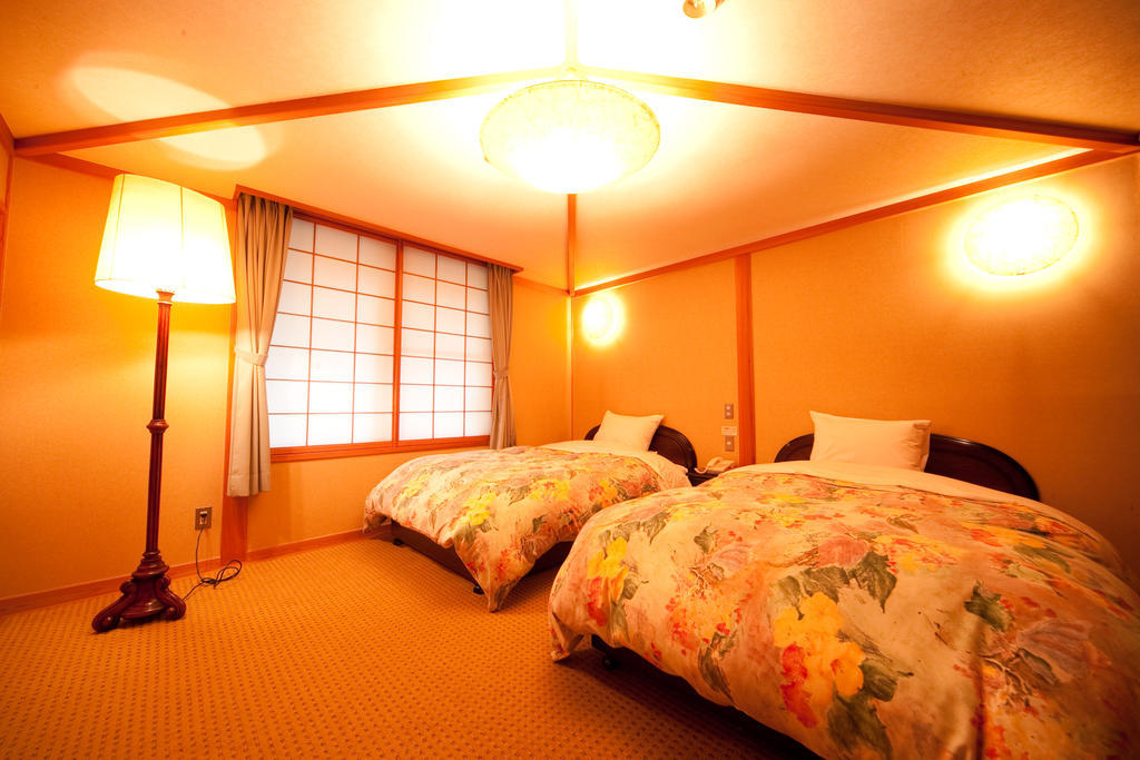 Ryotei Tanokura Hotel Yufu Exterior photo
