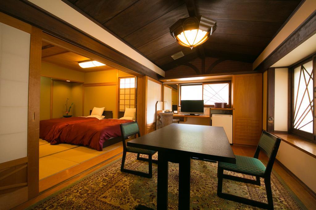 Ryotei Tanokura Hotel Yufu Exterior photo